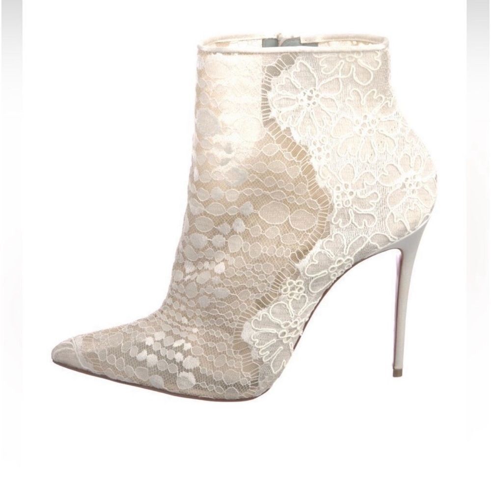 100% AUTHENTIC NEW WOMEN
LOUBOUTIN GIPSY BOOTIE 100 WHITE
BOOTS/BOOTY US 8 - Picture 2 of 5